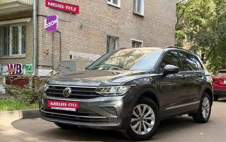 Volkswagen Tiguan II, 2022 год, 2 500 000 рублей, 2 фотография