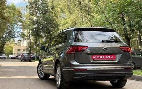 Volkswagen Tiguan II, 2022 год, 2 500 000 рублей, 3 фотография