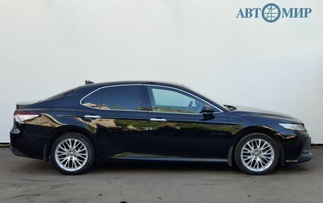 Toyota Camry, 2021 год, 2 390 000 рублей, 4 фотография