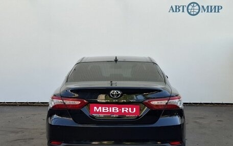 Toyota Camry, 2021 год, 2 390 000 рублей, 6 фотография