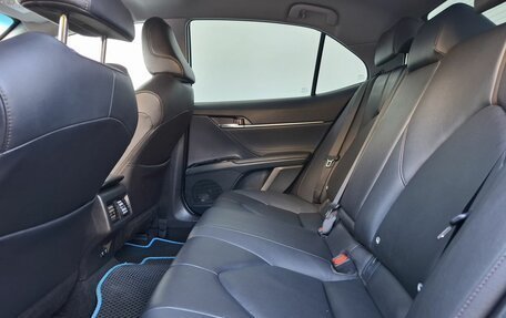 Toyota Camry, 2021 год, 2 390 000 рублей, 11 фотография