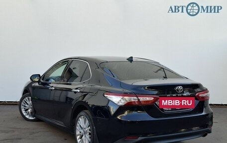 Toyota Camry, 2021 год, 2 390 000 рублей, 7 фотография