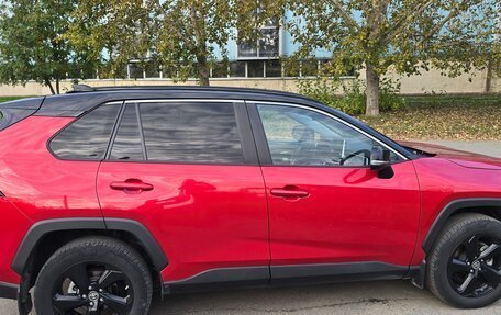 Toyota RAV4, 2021 год, 3 200 000 рублей, 5 фотография