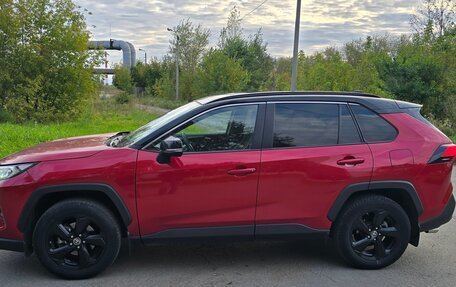Toyota RAV4, 2021 год, 3 200 000 рублей, 2 фотография