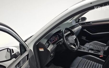 Volkswagen Passat B8 рестайлинг, 2022 год, 2 280 020 рублей, 12 фотография