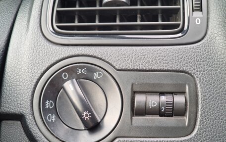 Volkswagen Polo VI (EU Market), 2018 год, 1 100 000 рублей, 25 фотография
