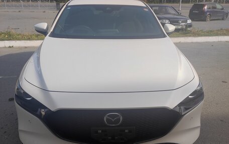 Mazda 3, 2021 год, 2 000 000 рублей, 1 фотография