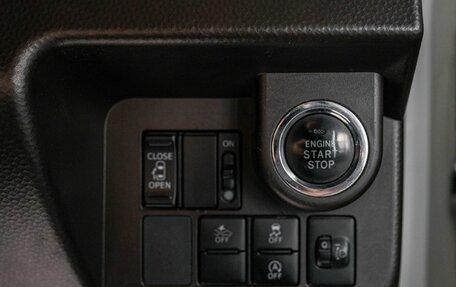 Toyota Roomy I, 2018 год, 999 000 рублей, 15 фотография
