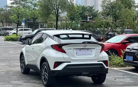 Toyota C-HR I рестайлинг, 2021 год, 1 642 000 рублей, 6 фотография