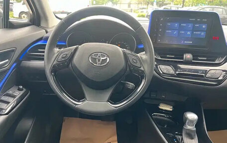 Toyota C-HR I рестайлинг, 2021 год, 1 642 000 рублей, 11 фотография