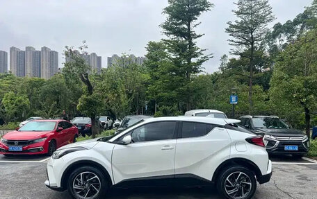 Toyota C-HR I рестайлинг, 2021 год, 1 642 000 рублей, 7 фотография