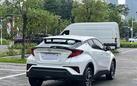 Toyota C-HR I рестайлинг, 2021 год, 1 642 000 рублей, 4 фотография