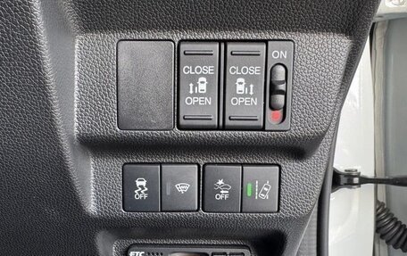 Honda Freed II, 2022 год, 1 350 000 рублей, 13 фотография