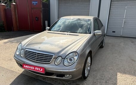 Mercedes-Benz E-Класс, 2003 год, 1 300 000 рублей, 4 фотография