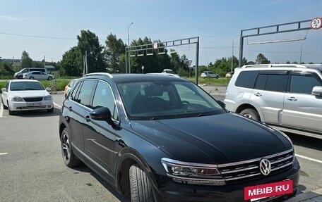Volkswagen Tiguan II, 2018 год, 2 650 000 рублей, 2 фотография
