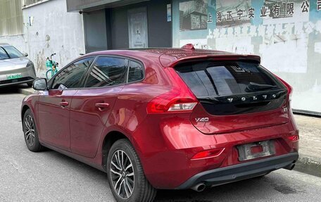 Volvo V40 II рестайлинг, 2017 год, 1 380 000 рублей, 4 фотография