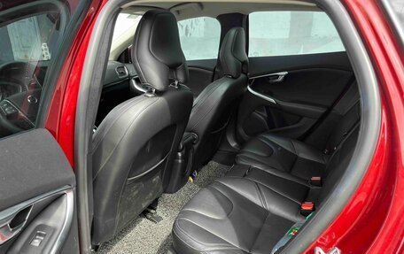 Volvo V40 II рестайлинг, 2017 год, 1 380 000 рублей, 10 фотография