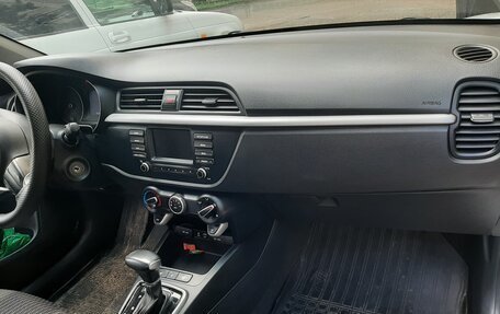 KIA Rio IV, 2018 год, 1 070 000 рублей, 12 фотография