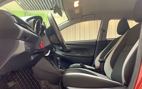 Toyota Yaris XP150 рестайлинг, 2022 год, 925 000 рублей, 11 фотография
