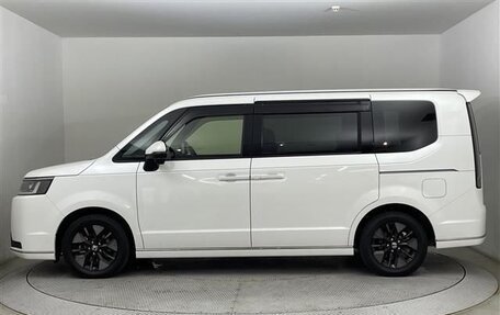 Honda Stepwgn, 2023 год, 2 580 000 рублей, 4 фотография