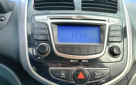Hyundai Solaris II рестайлинг, 2011 год, 595 000 рублей, 14 фотография