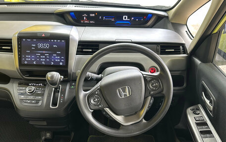 Honda Freed II, 2017 год, 1 499 000 рублей, 13 фотография