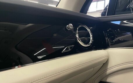 Bentley Bentayga I, 2024 год, 27 990 000 рублей, 38 фотография