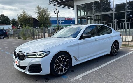 BMW 5 серия, 2022 год, 4 990 000 рублей, 2 фотография