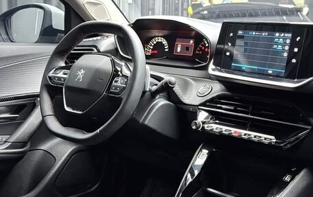 Peugeot 2008 II, 2023 год, 1 470 000 рублей, 8 фотография