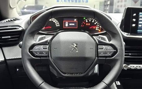 Peugeot 2008 II, 2023 год, 1 470 000 рублей, 6 фотография