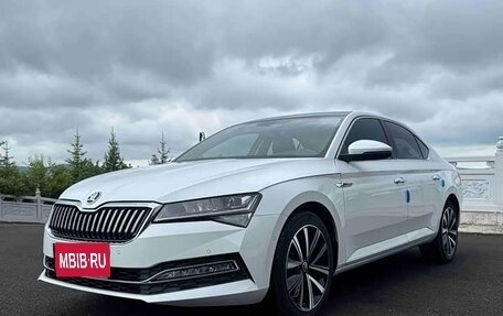 Skoda Superb III рестайлинг, 2023 год, 2 040 001 рублей, 1 фотография