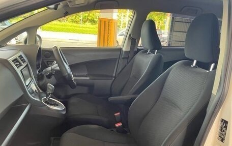 Toyota Ractis II, 2014 год, 875 000 рублей, 6 фотография