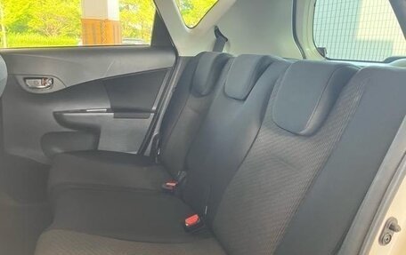 Toyota Ractis II, 2014 год, 875 000 рублей, 7 фотография