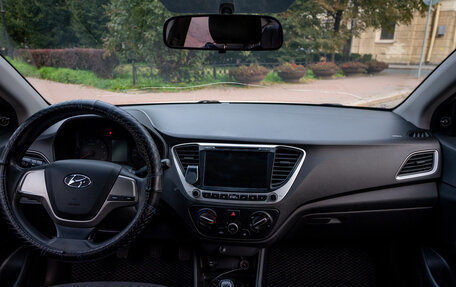 Hyundai Solaris II рестайлинг, 2018 год, 1 100 000 рублей, 10 фотография