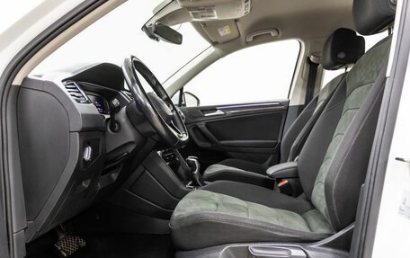 Volkswagen Tiguan II, 2021 год, 3 250 000 рублей, 22 фотография