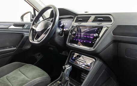Volkswagen Tiguan II, 2021 год, 3 250 000 рублей, 27 фотография