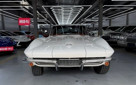 Chevrolet Corvette C2, 1966 год, 13 500 000 рублей, 10 фотография