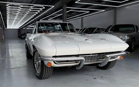 Chevrolet Corvette C2, 1966 год, 13 500 000 рублей, 12 фотография