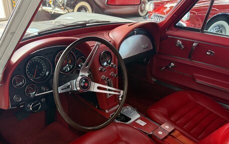 Chevrolet Corvette C2, 1966 год, 13 500 000 рублей, 15 фотография