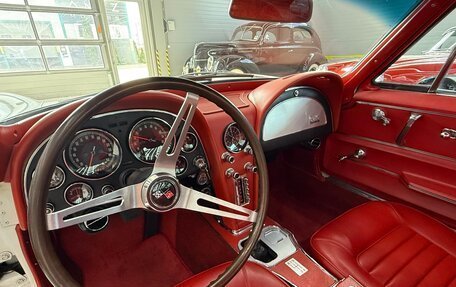 Chevrolet Corvette C2, 1966 год, 13 500 000 рублей, 18 фотография