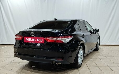 Toyota Camry, 2021 год, 3 200 000 рублей, 5 фотография