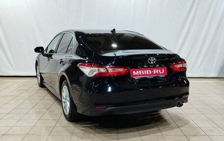Toyota Camry, 2021 год, 3 200 000 рублей, 7 фотография