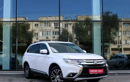 Mitsubishi Outlander III рестайлинг 3, 2018 год, 1 882 000 рублей, 3 фотография