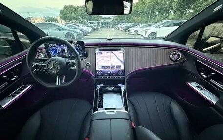 Mercedes-Benz EQE, 2022 год, 5 592 000 рублей, 6 фотография
