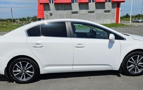 Toyota Avensis III рестайлинг, 2011 год, 1 400 000 рублей, 4 фотография