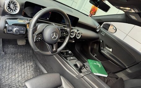 Mercedes-Benz A-Класс, 2019 год, 2 200 000 рублей, 3 фотография