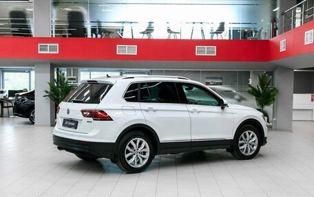 Volkswagen Tiguan II, 2019 год, 2 250 000 рублей, 2 фотография