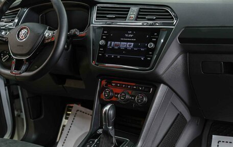 Volkswagen Tiguan II, 2019 год, 2 250 000 рублей, 14 фотография
