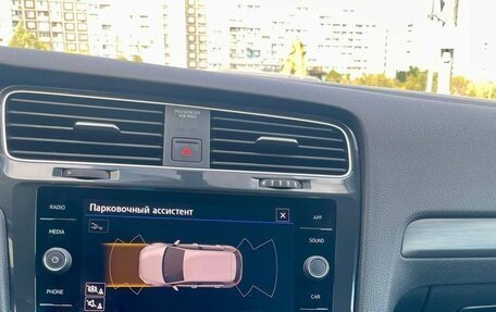 Volkswagen Golf VII, 2018 год, 1 900 000 рублей, 19 фотография