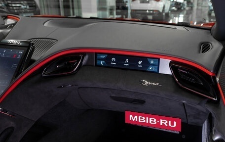 Ferrari Roma, 2025 год, 33 700 000 рублей, 25 фотография